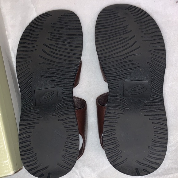 Easy Spirit dark brown open toe leather sandals. NWOT. Size 6M. - Picture 4 of 6
